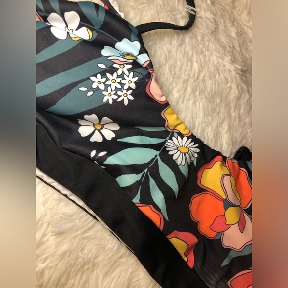 Floral Bikini Top with Black Straps Medium - Picture 3 of 11